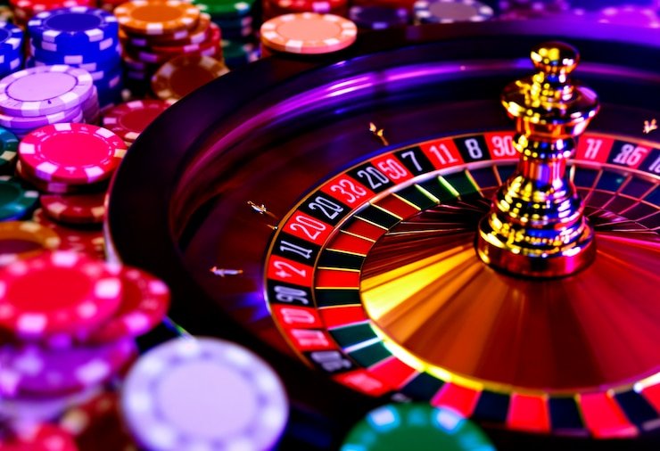 sekolah togel mobile app displaying live dealer blackjack table with multilingual chat interface